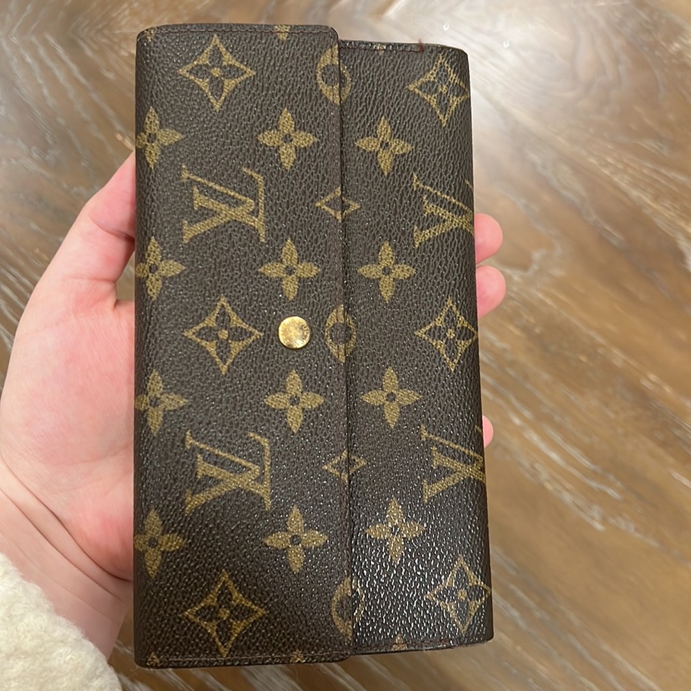 Sold Louis Vuitton Brown Monogram Wallet - Picture 12 of 12
